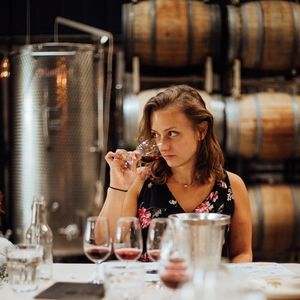 Meet your Posher, Adrienne